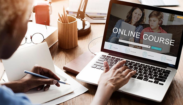“I Don’t Know What to Learn Anymore”—How to Choose the Right Online Course When You’re Overwhelmed by Options